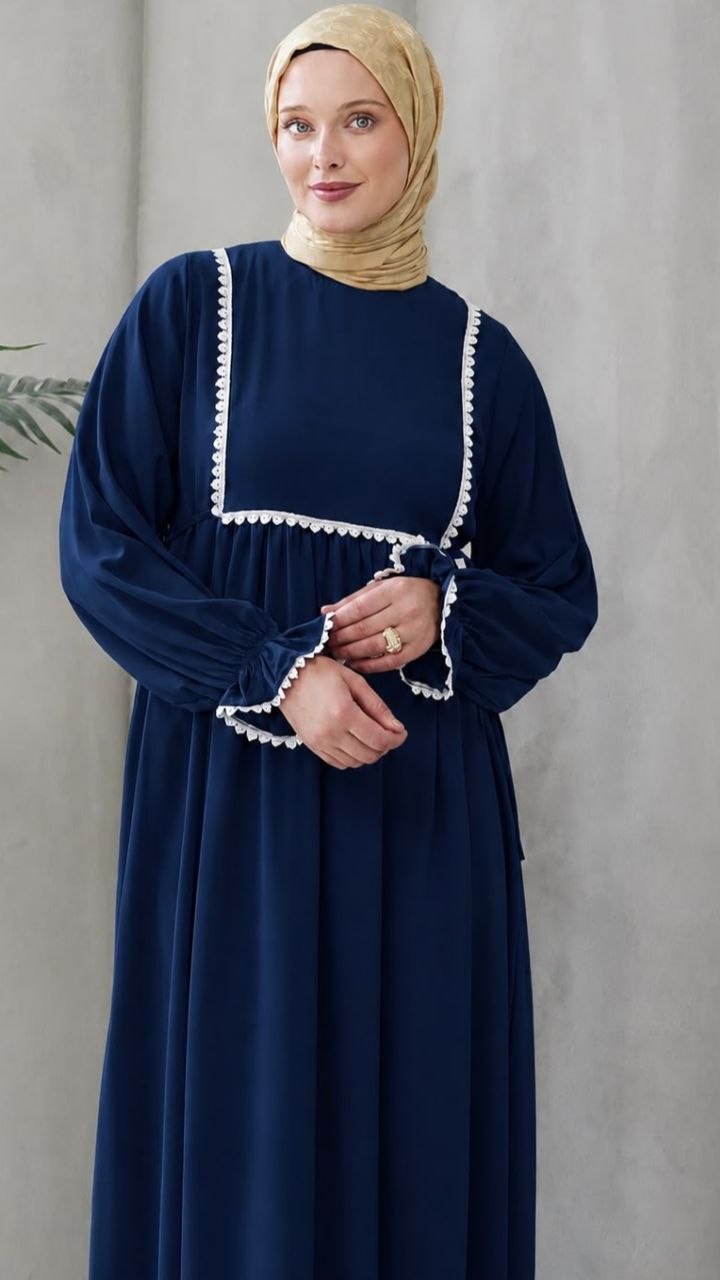 Önü Dentelli Elbise