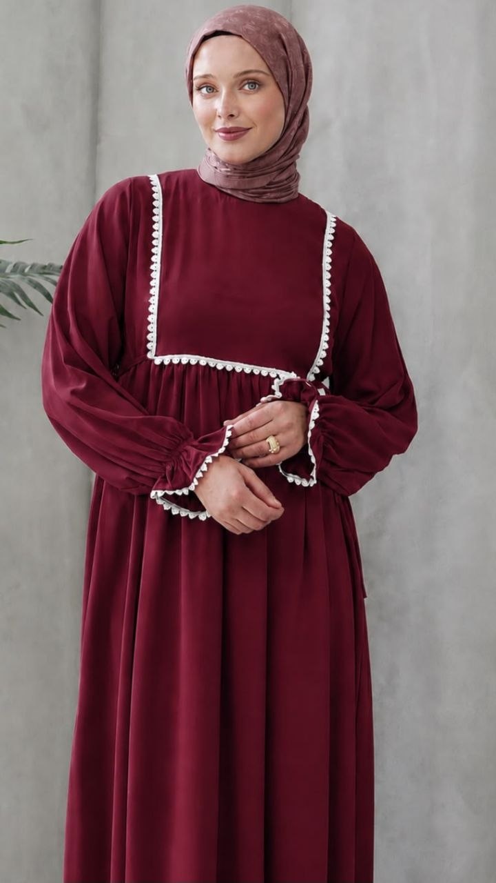 Önü Dentelli Elbise
