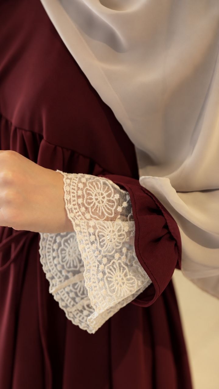 Dantel Manşetli Oversize Elbise